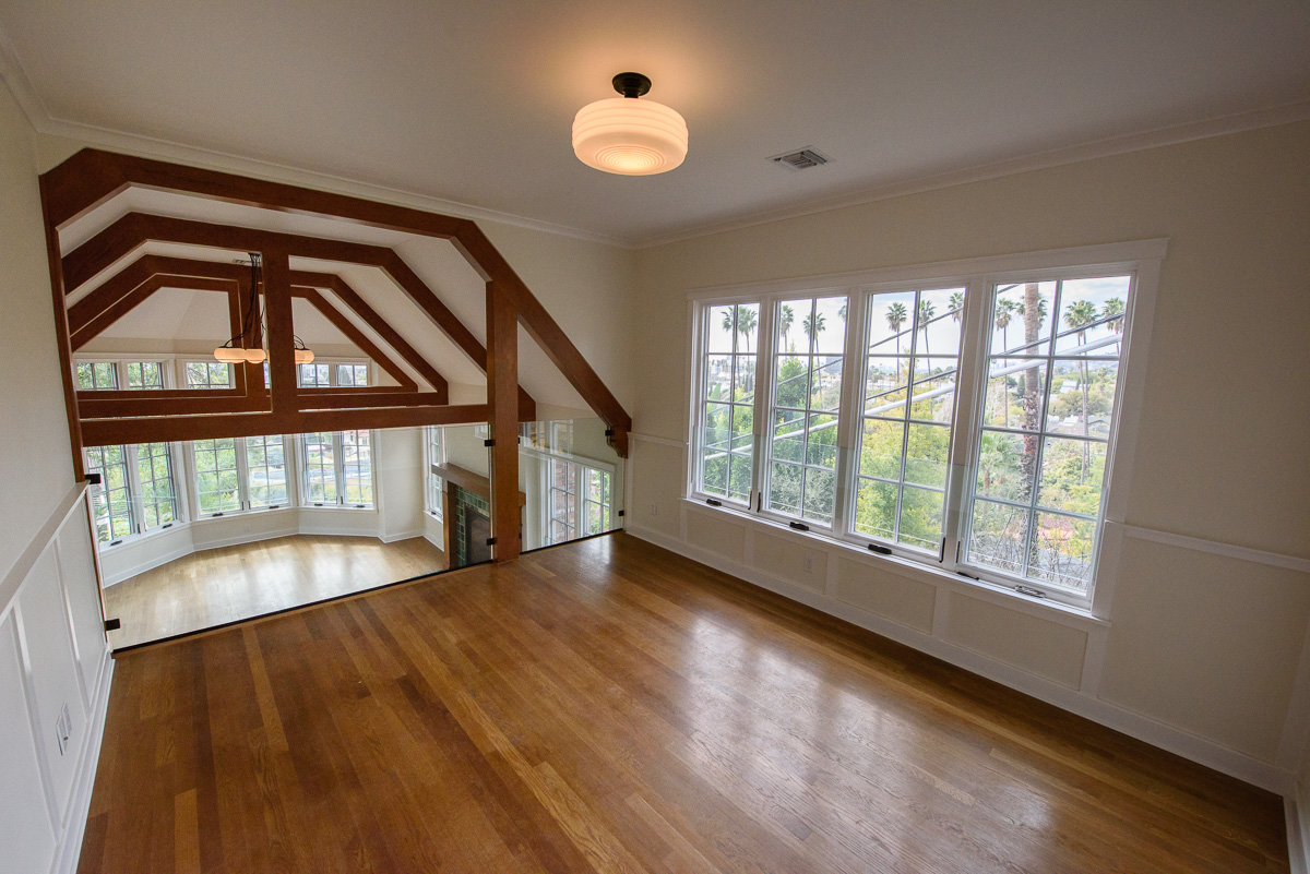  The Dining Room • A Room with a View, both inside and out! 