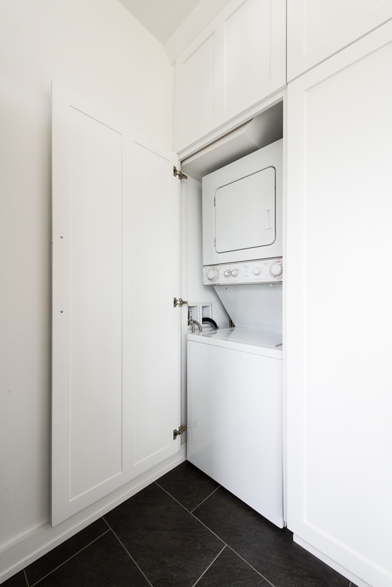  Built in stacked washer / gas dryer 